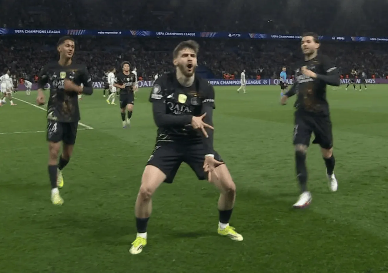 天天盈球即时比分直播-5球4助，克瓦拉茨赫利亚是巴黎本季欧冠参与进球最多球员